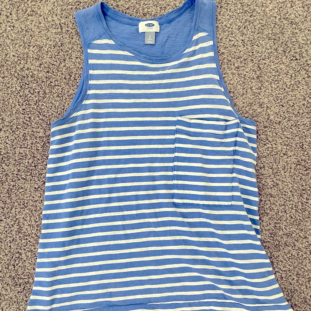 Sleeveless old navy tank